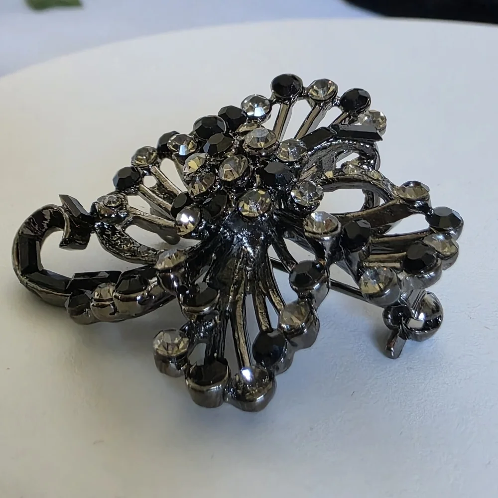 Vintage beautiful brooch